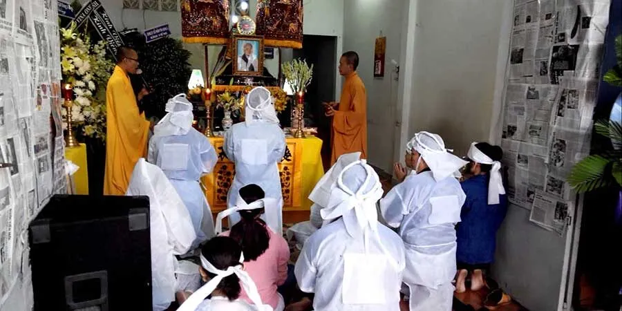 Dù không cần cầu kỳ, nhưng lễ phải được thực hiện một cách trang nghiêm và chu đáo, xứng đáng với lòng biết ơn tổ tiên.